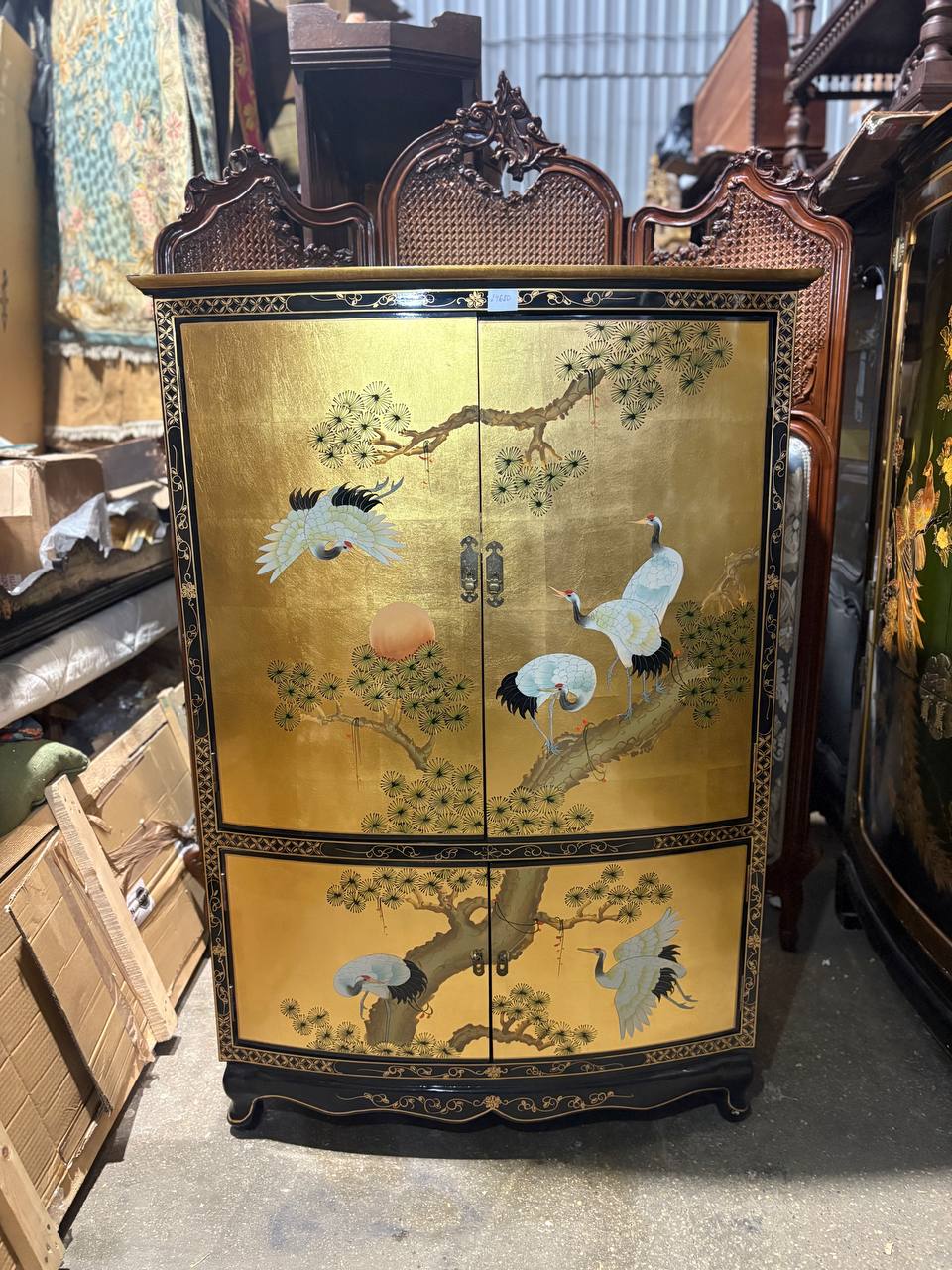 Шкаф в стиле шинуазри