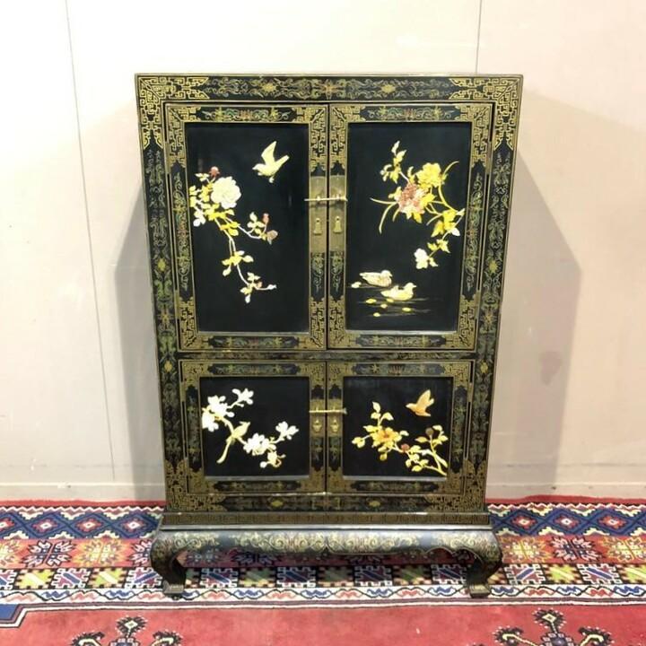 Шкаф в стиле шинуазри