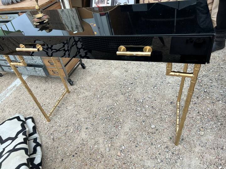 Консоль дизайнерская