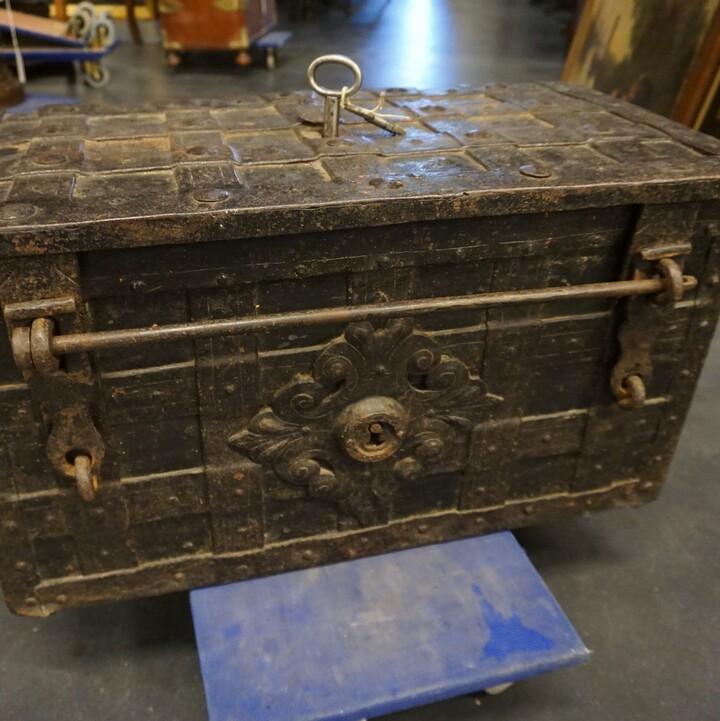 Сундук/ларь старинный