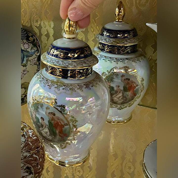 Ваза с крышкой в стиле Людовика XV 2 штуки