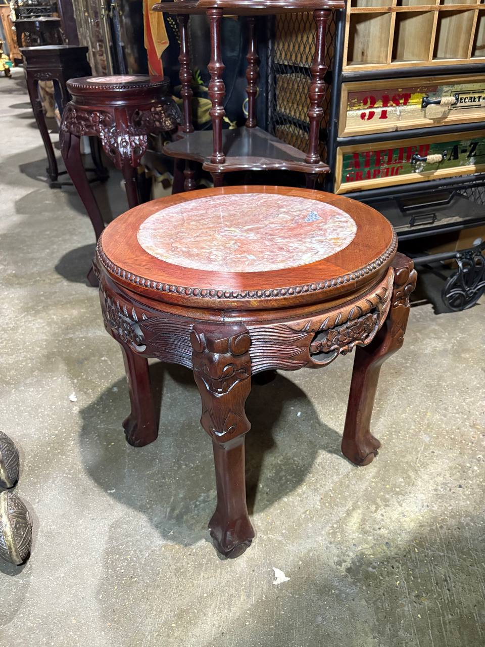 Подставка в восточном стиле