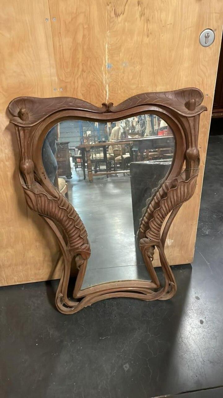 Зеркало настенное в стиле ар деко