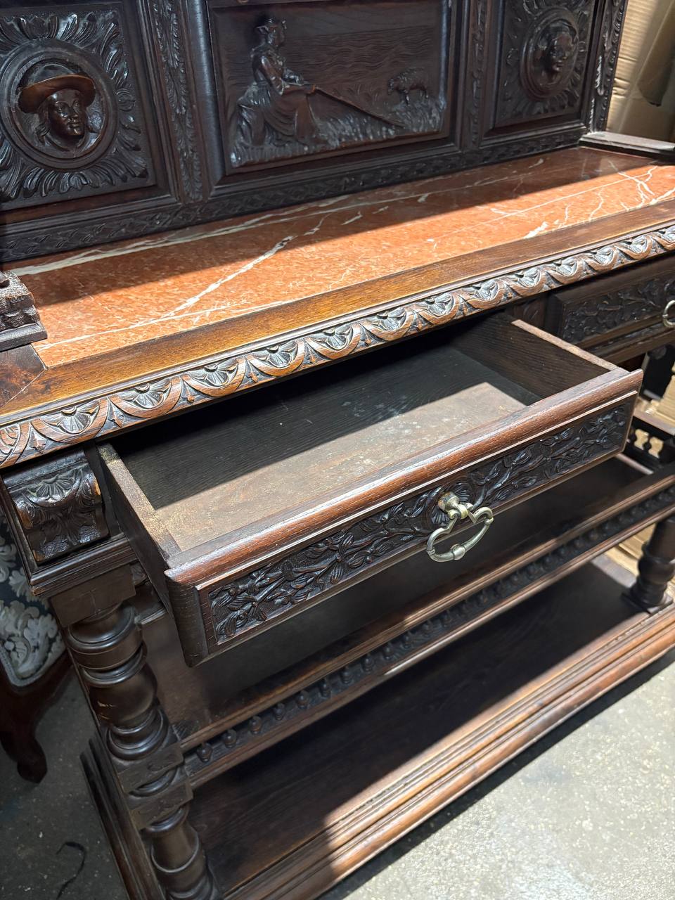 Десертница/Буфет открытый в бретонском стиле