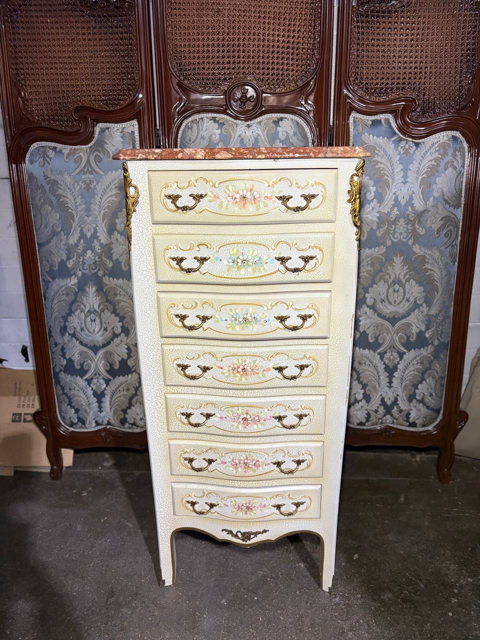 Комод высокий в стиле венецианского барокко