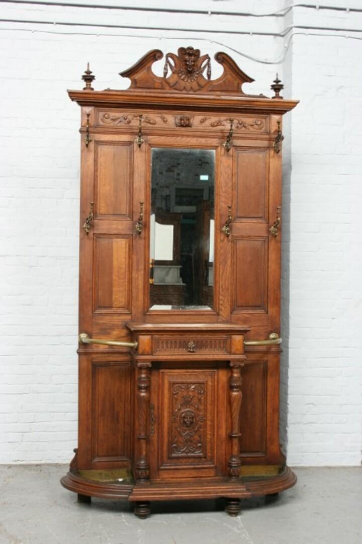 Прихожая в стиле ренессанс