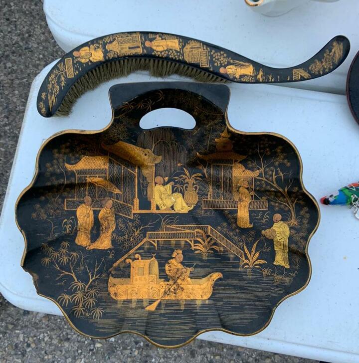 Совок и щетка в стиле шинуазри