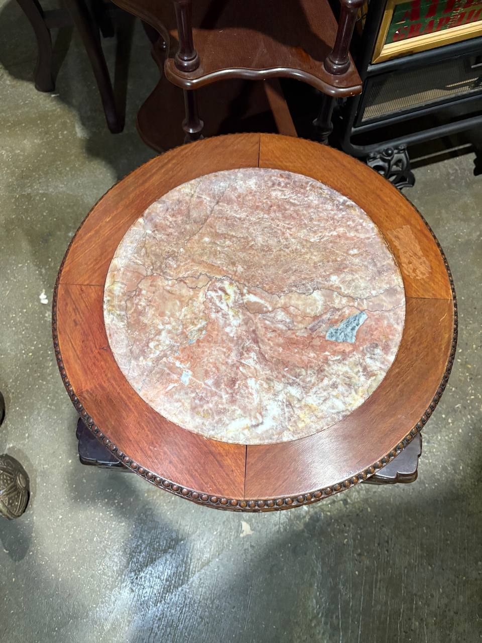 Подставка в восточном стиле