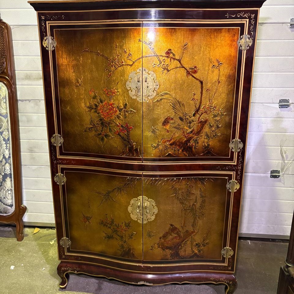 Шкаф в стиле шинуазри