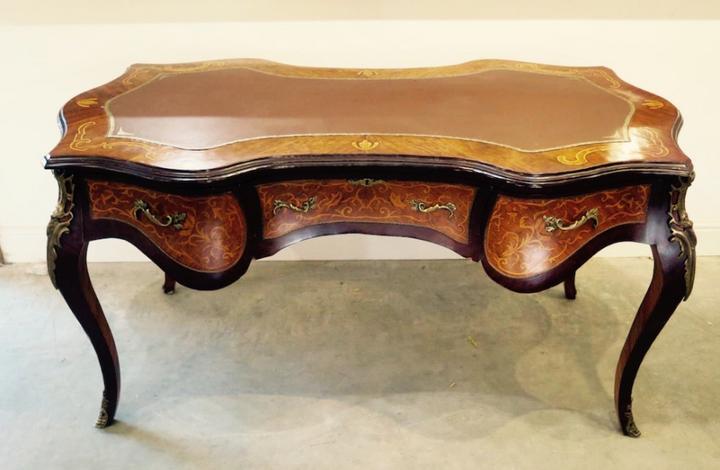 Стол письменный в стиле Людовика XIV