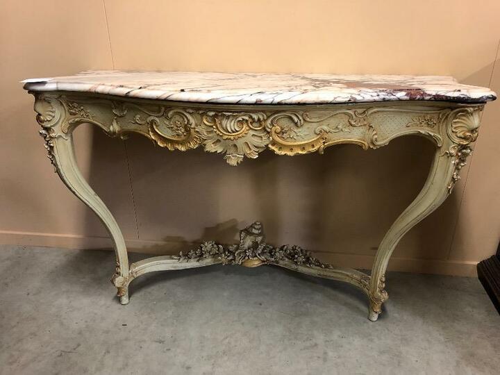 Консоль в стиле венецианского барокко