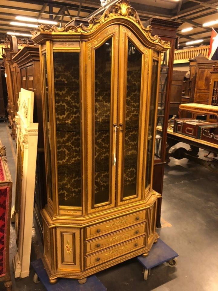 Витрина винтажная с росписью