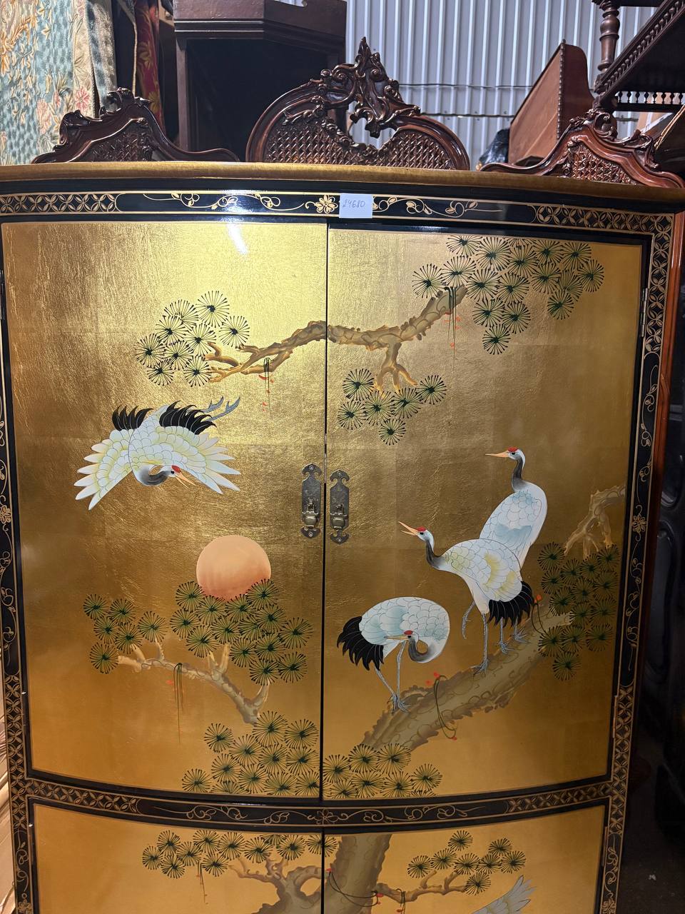 Шкаф в стиле шинуазри