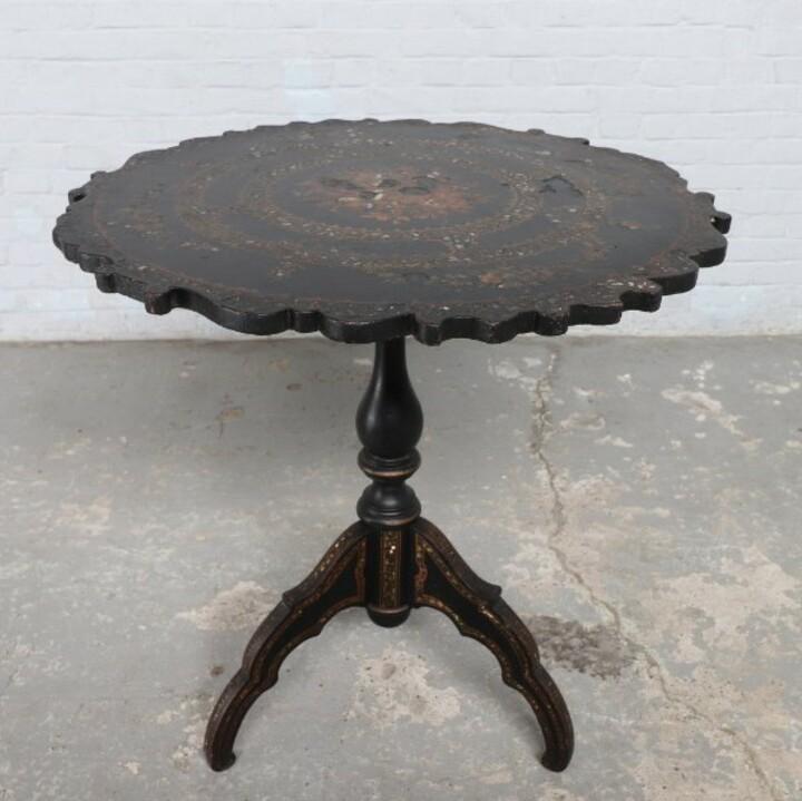 Стол журнальный с росписью