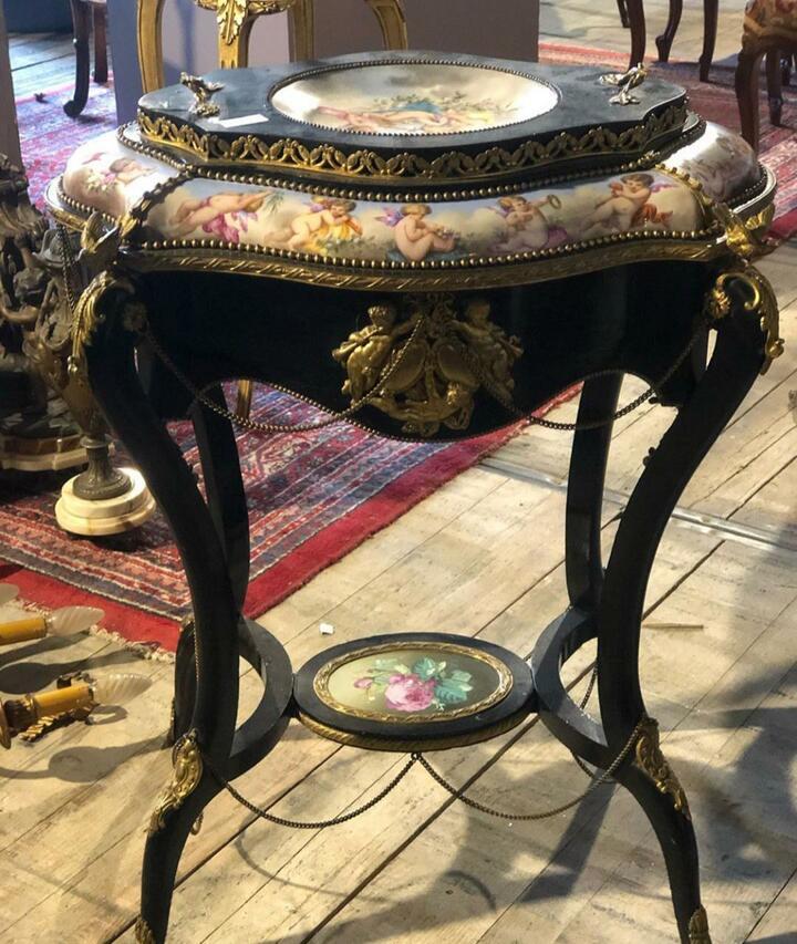 Столик консольный антикварный/подставка