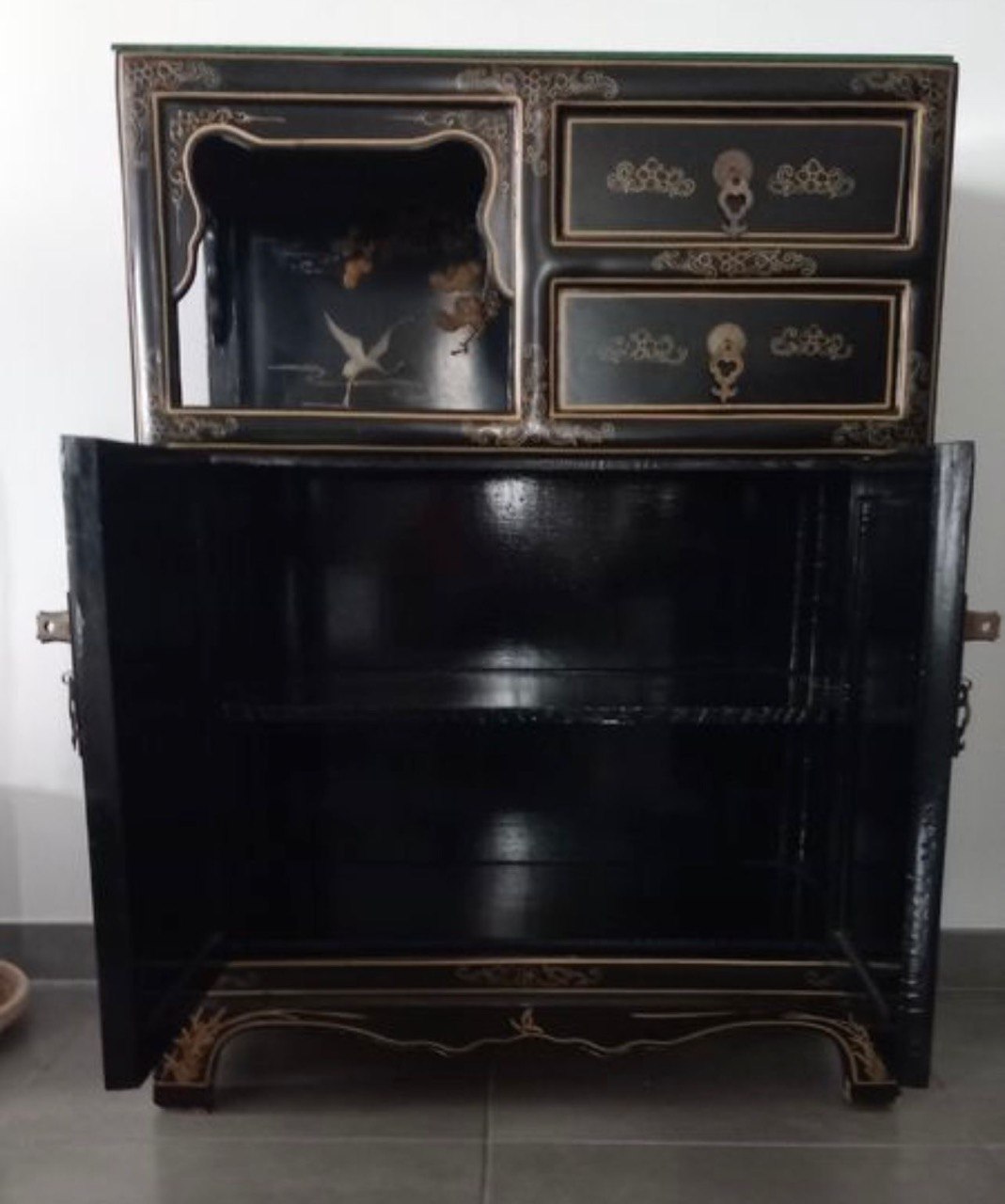 Тумба в стиле шинуазри