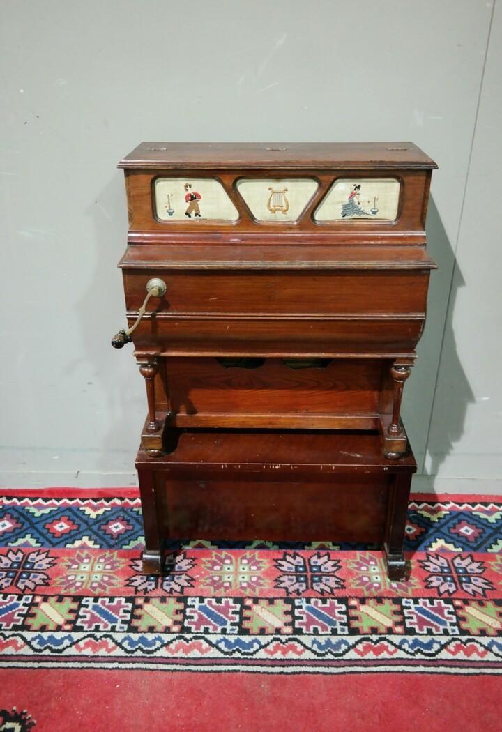 Пианола/механическое пианино