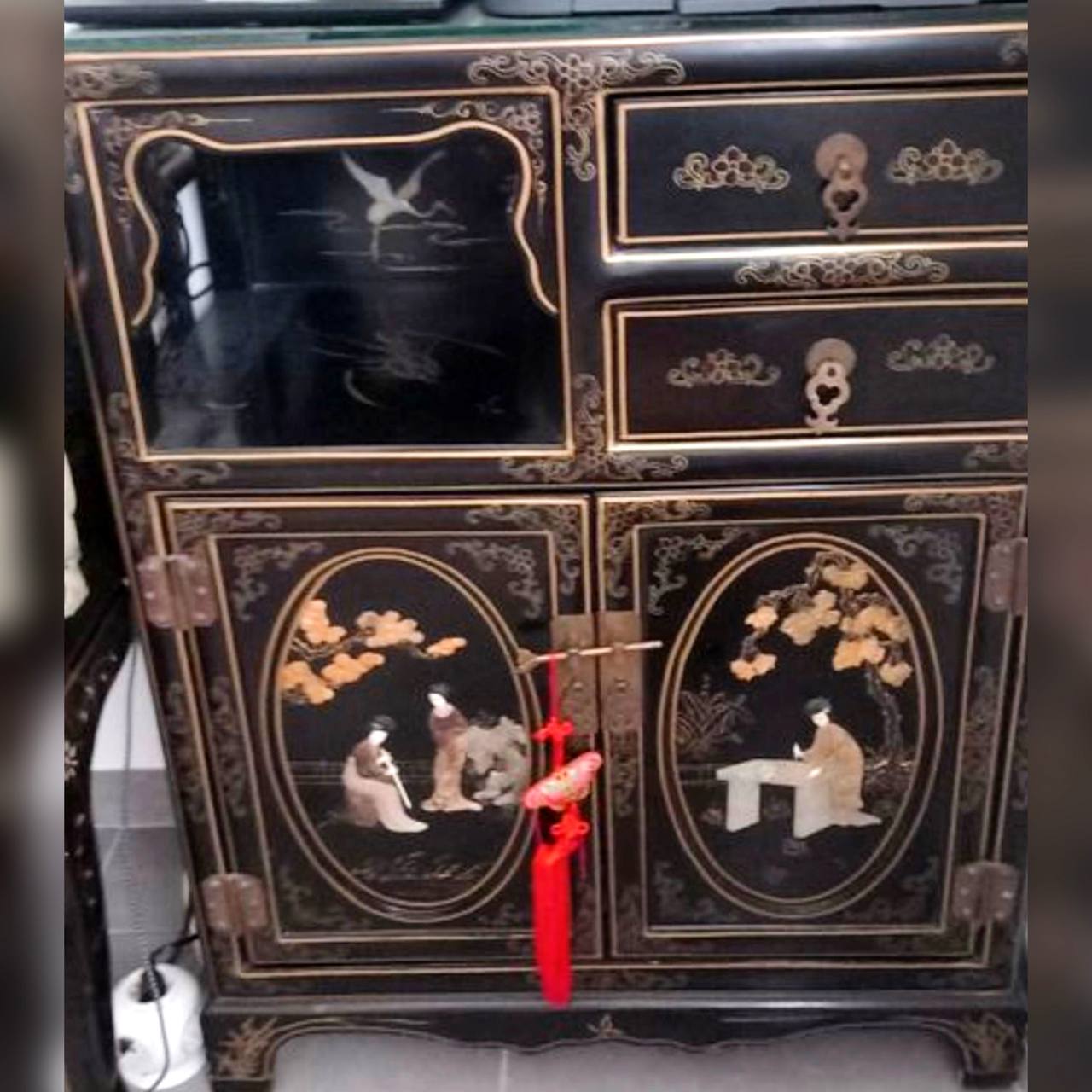 Тумба в стиле шинуазри