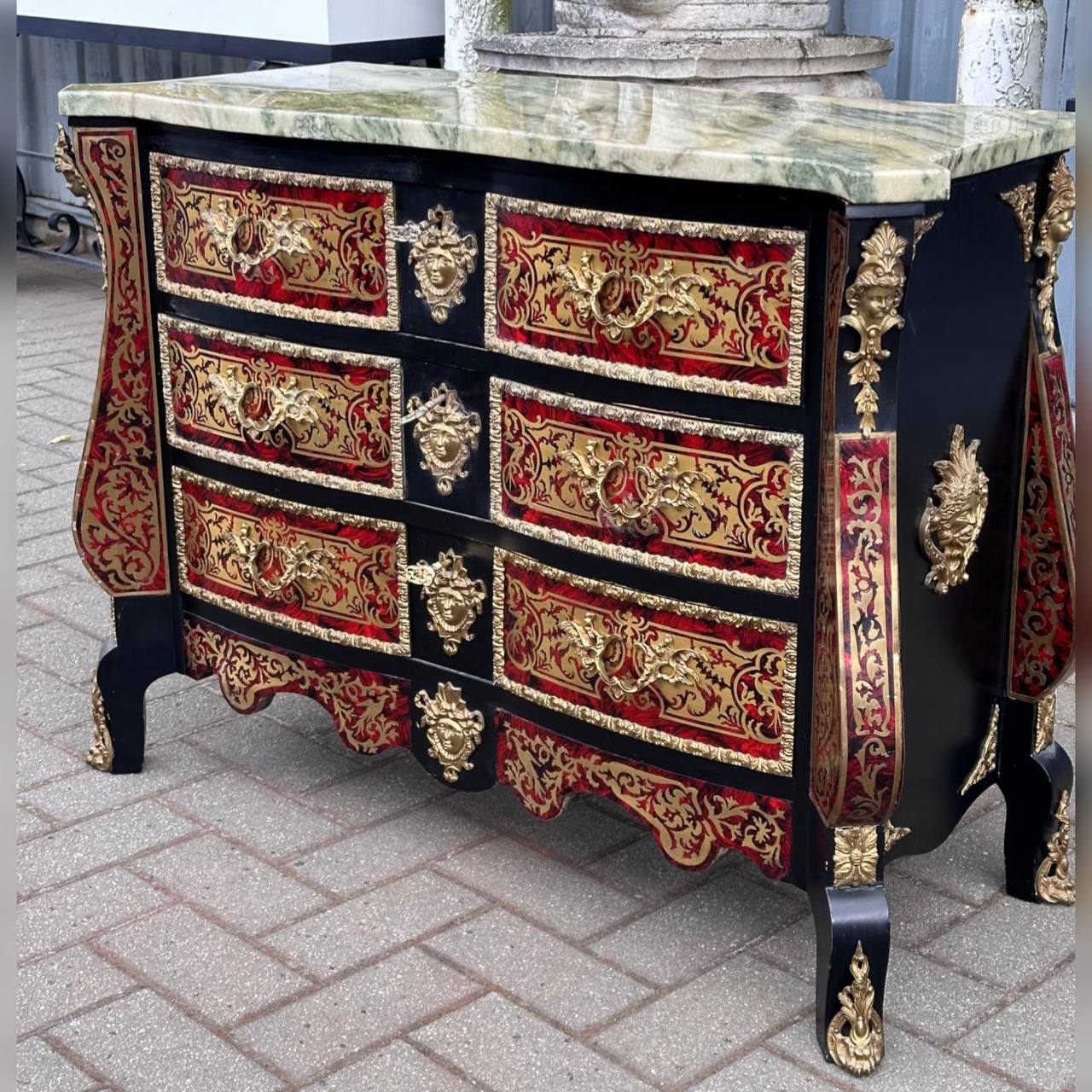 Комод в стиле Буль