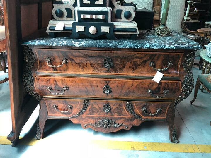 Комод бомбе в стиле Людовика XIV