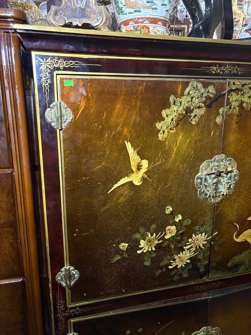 Шкаф в стиле шинуазри