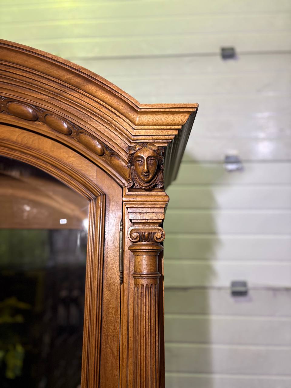 Витрина в стиле ренессанс