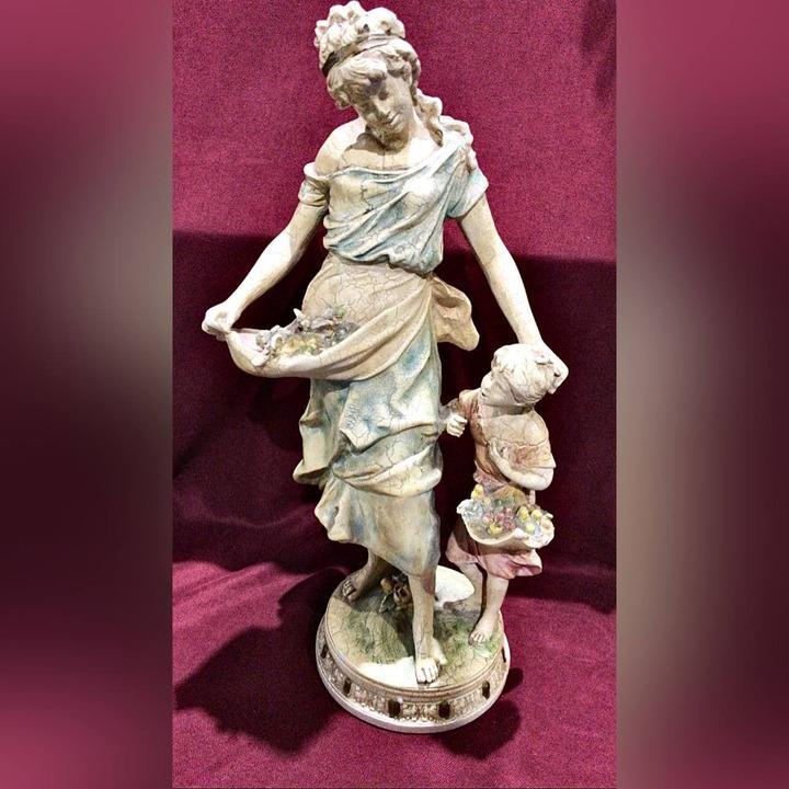 Статуэтка/Скульптурная композиция Юная помощница