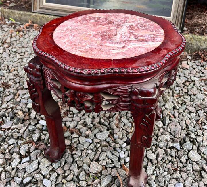 Подставка в восточном стиле