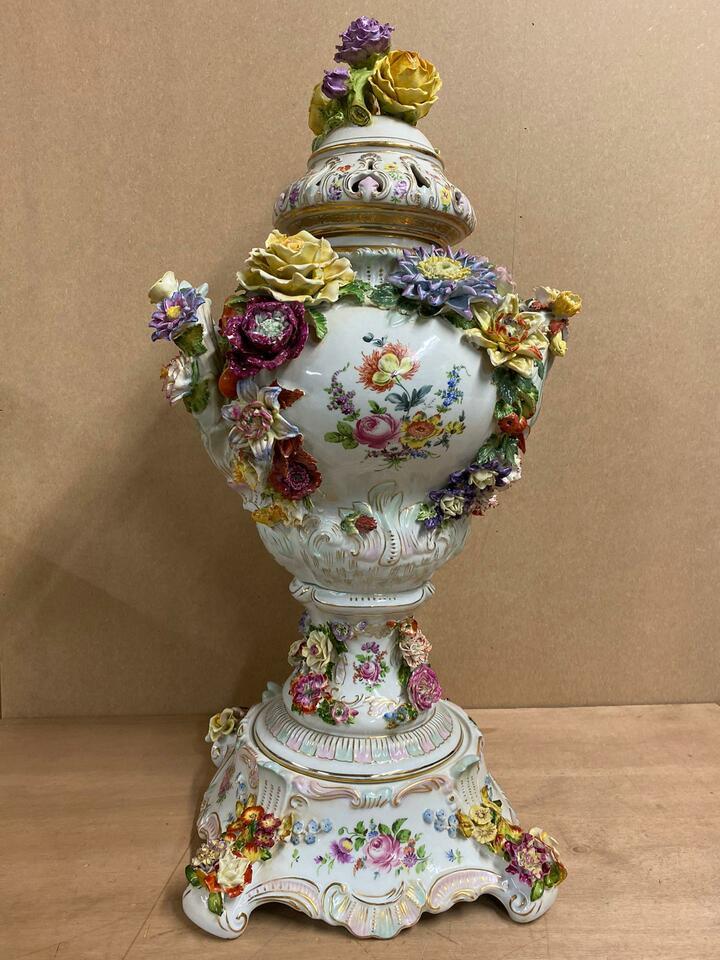 Ваза с крышкой 2 штуки