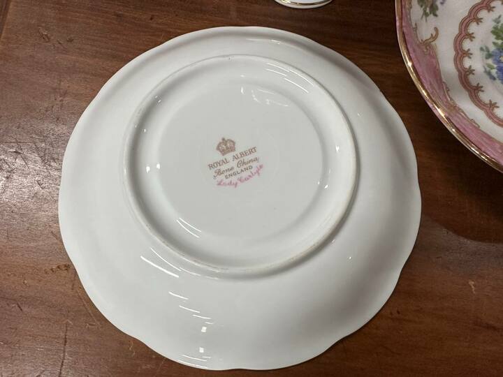 Чайная пара Royal Albert серия Lady Carlyle (3 пары)