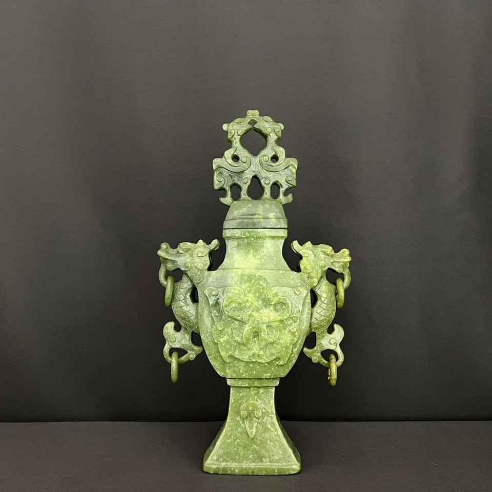 Ваза с крышкой/Парфюмерница с драконами в восточном стиле