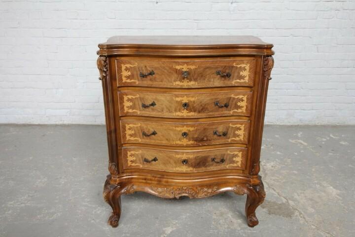 Комод в стиле Людовика XV