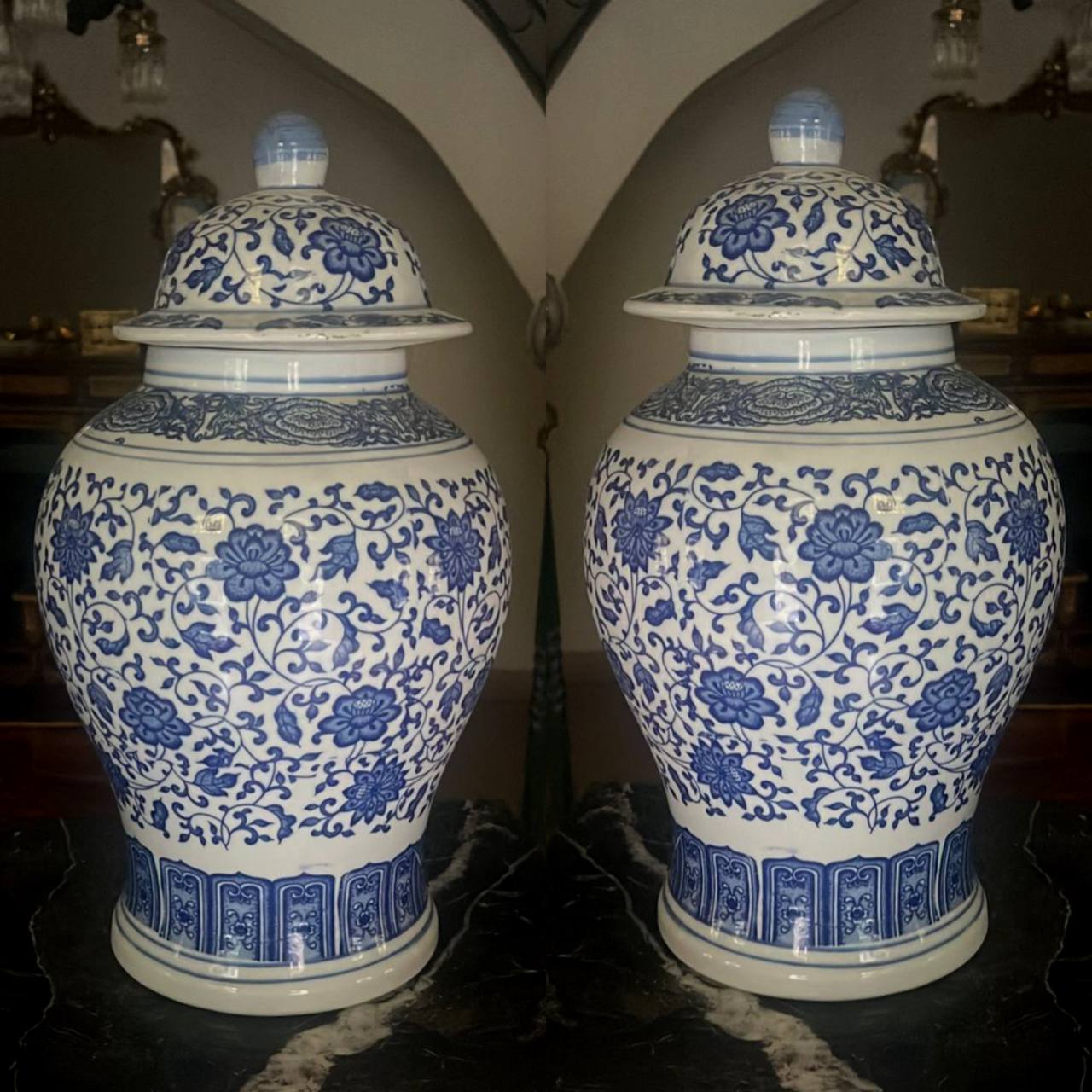 Ваза с крышкой в стиле Делф 2 штуки