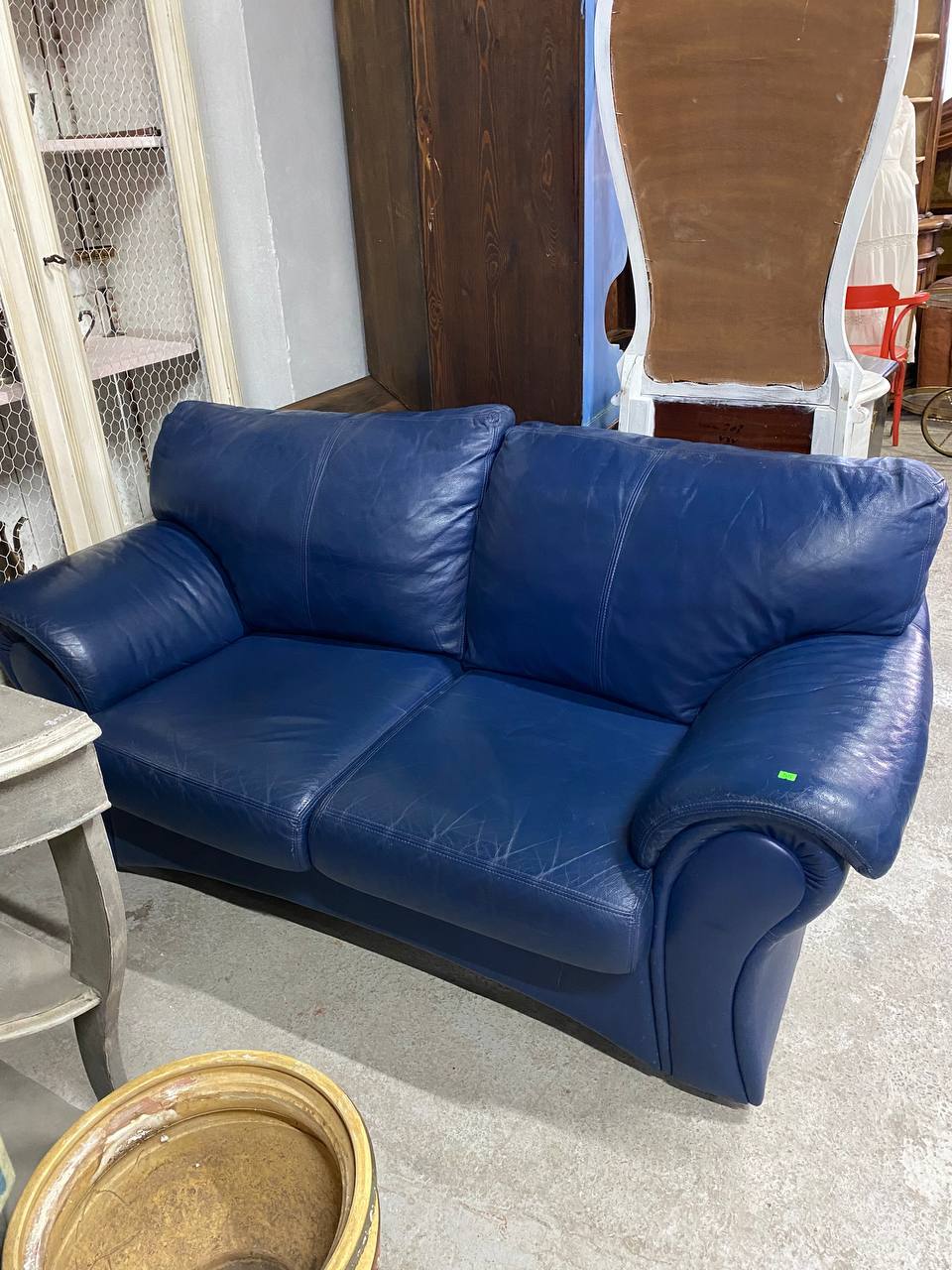 Диван винтажный кожаный
