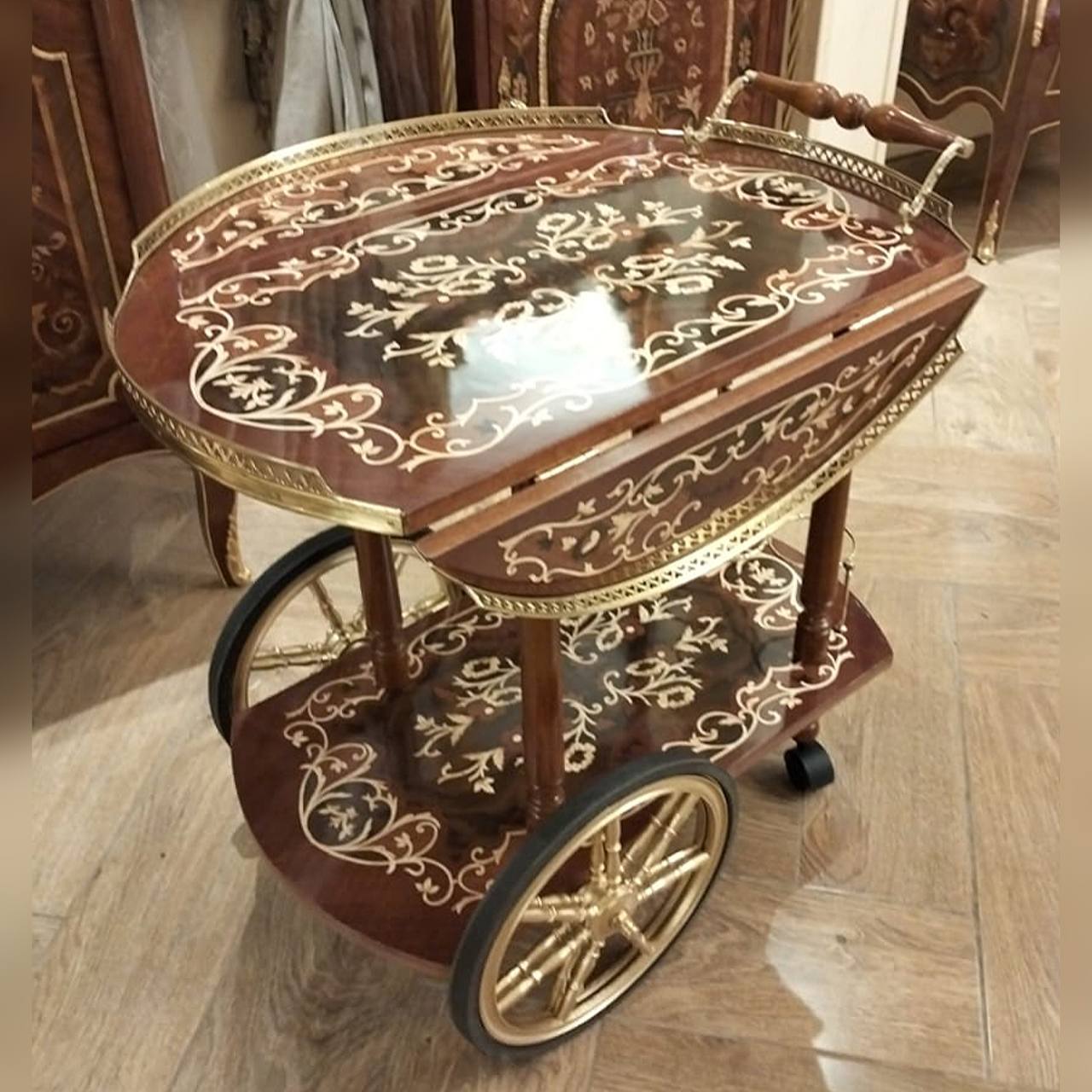 Стол сервировочный винтажный