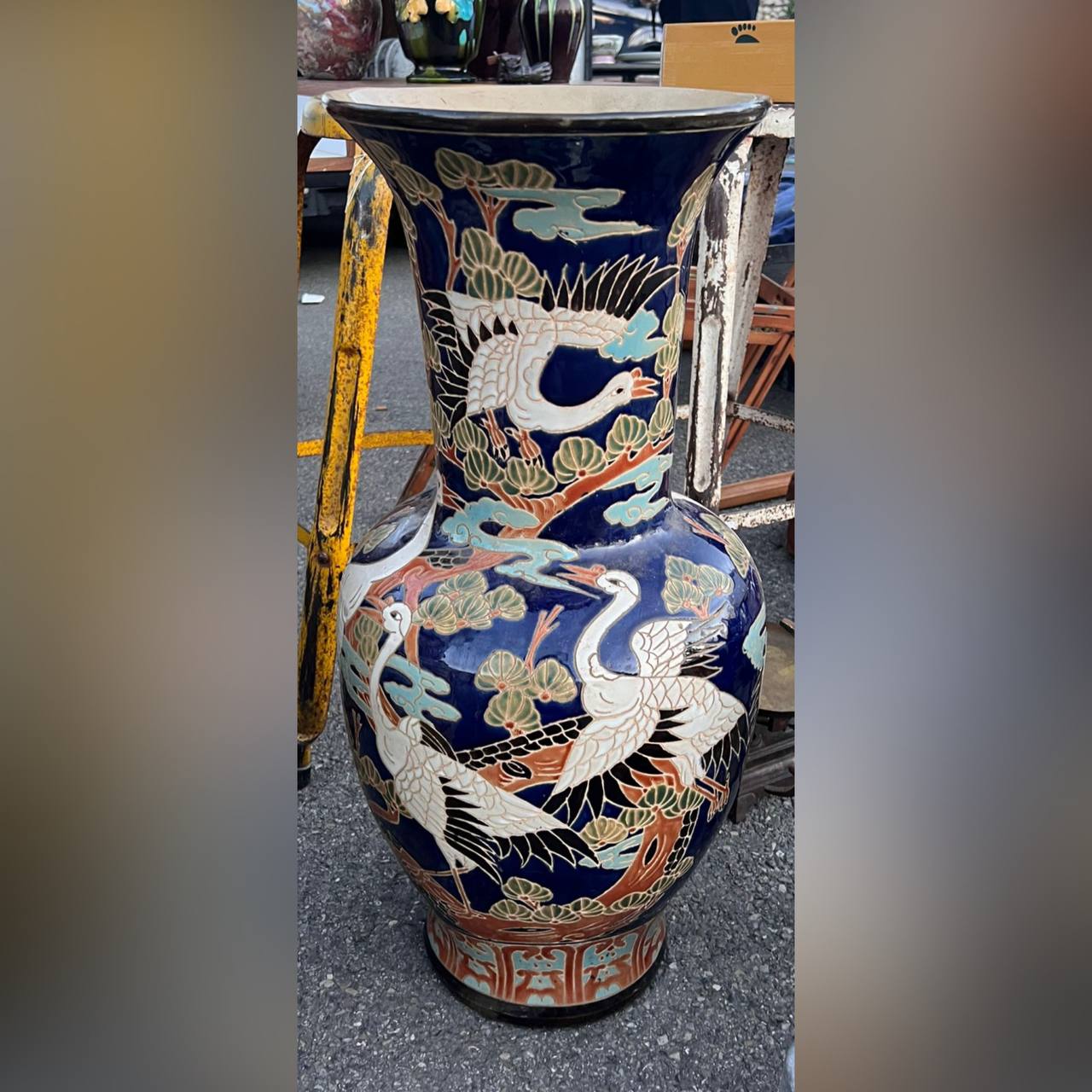 Ваза в стиле шинуазри