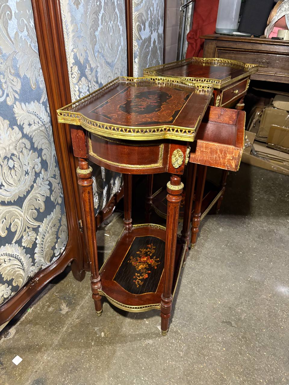 Стол консольный в стиле Людовика XVI 2 штуки