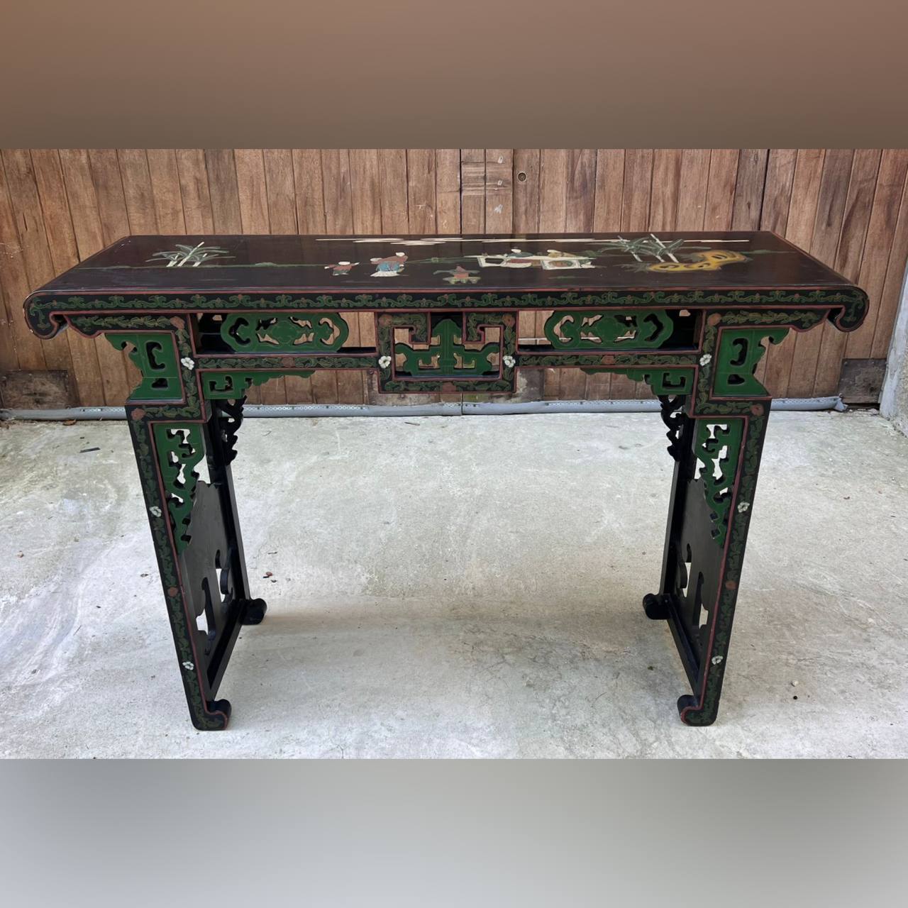 Консоль в стиле шинуазри