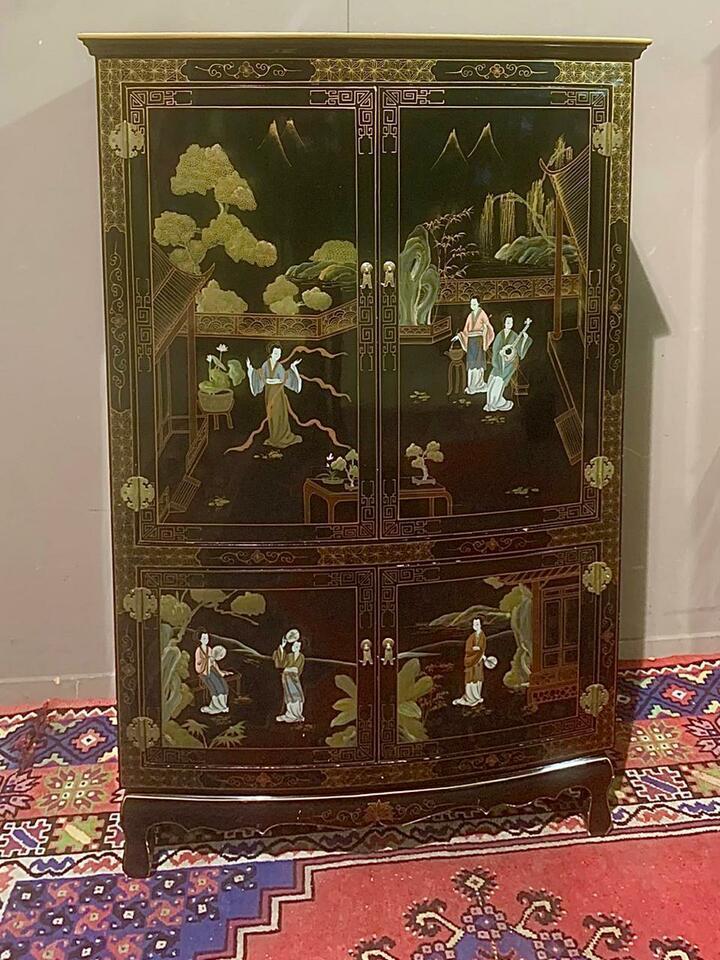 Шкаф в стиле шинуазри