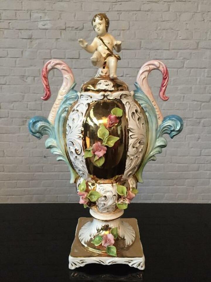 Ваза фарфоровая Каподимонте