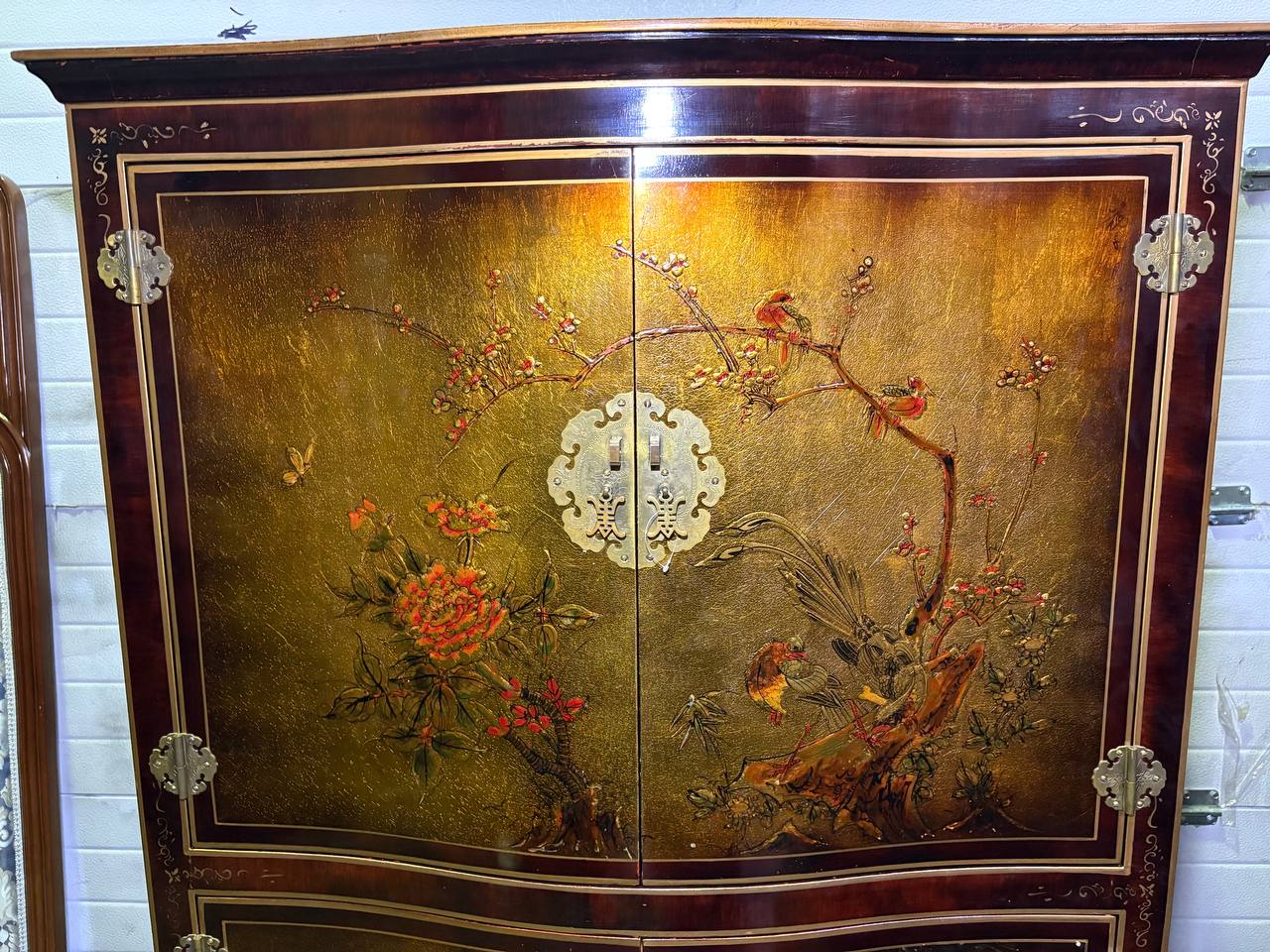 Шкаф в стиле шинуазри