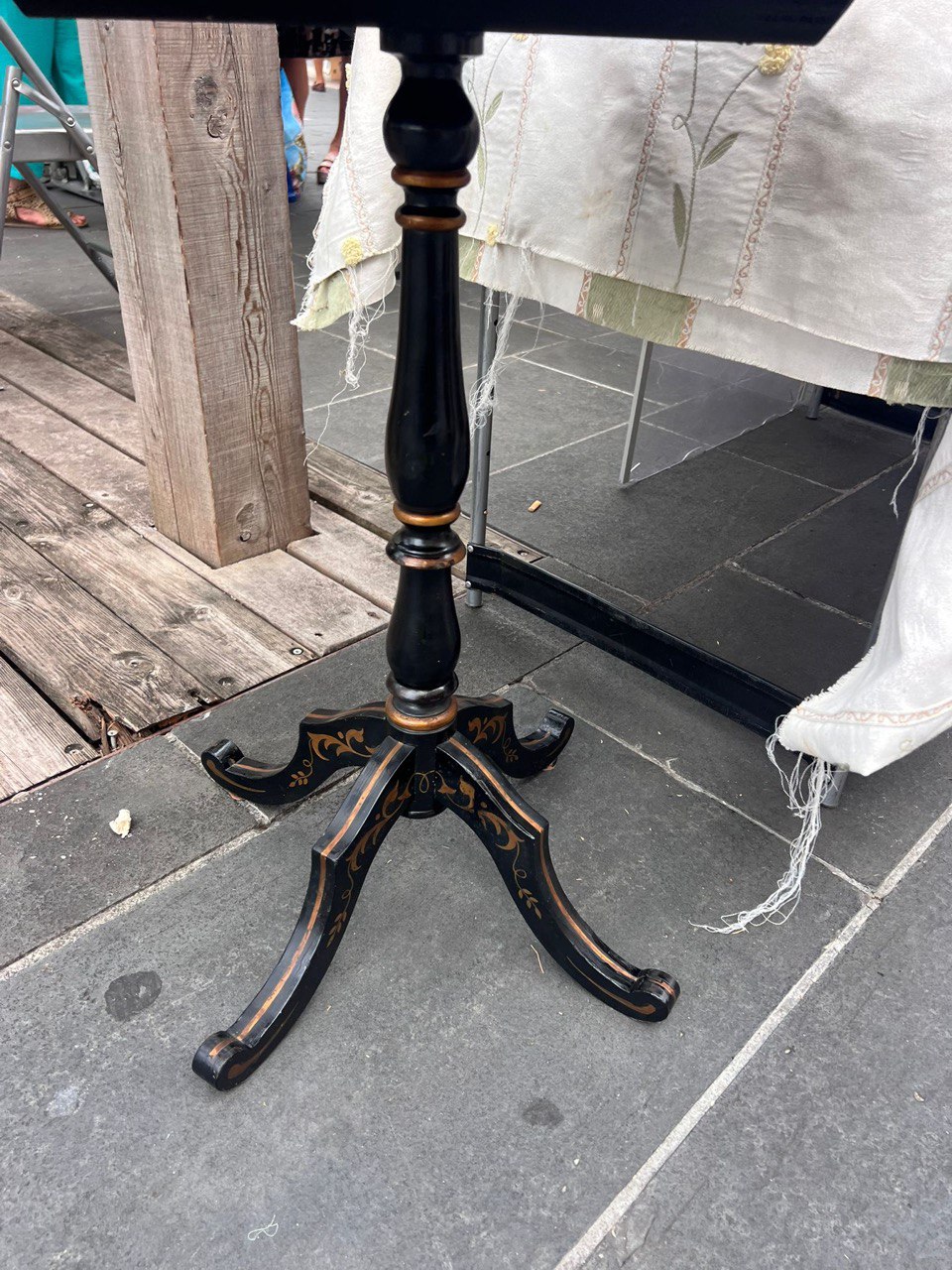 Стол журнальный винтажный