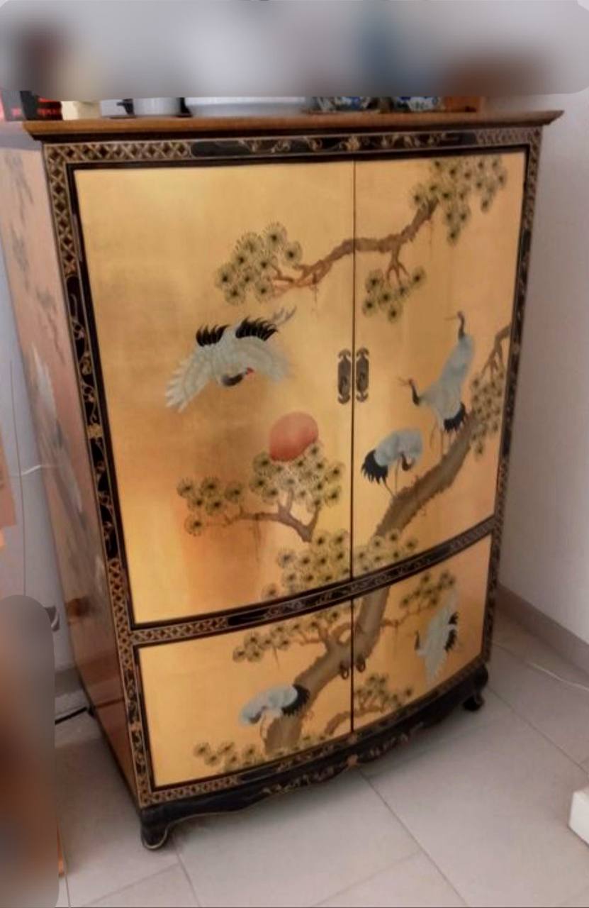 Шкаф в стиле шинуазри