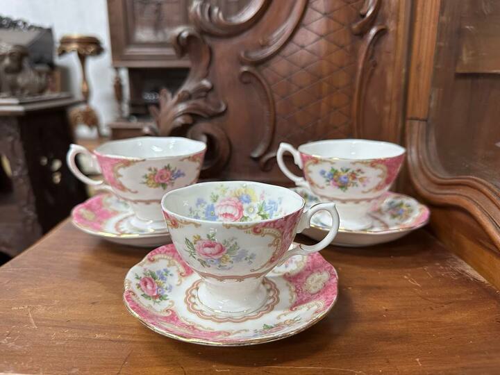 Чайная пара Royal Albert серия Lady Carlyle (3 пары)