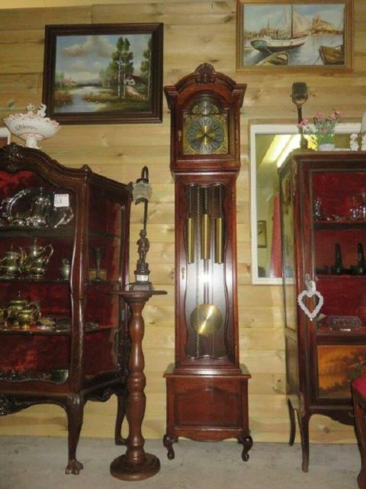 Часы напольные старинные