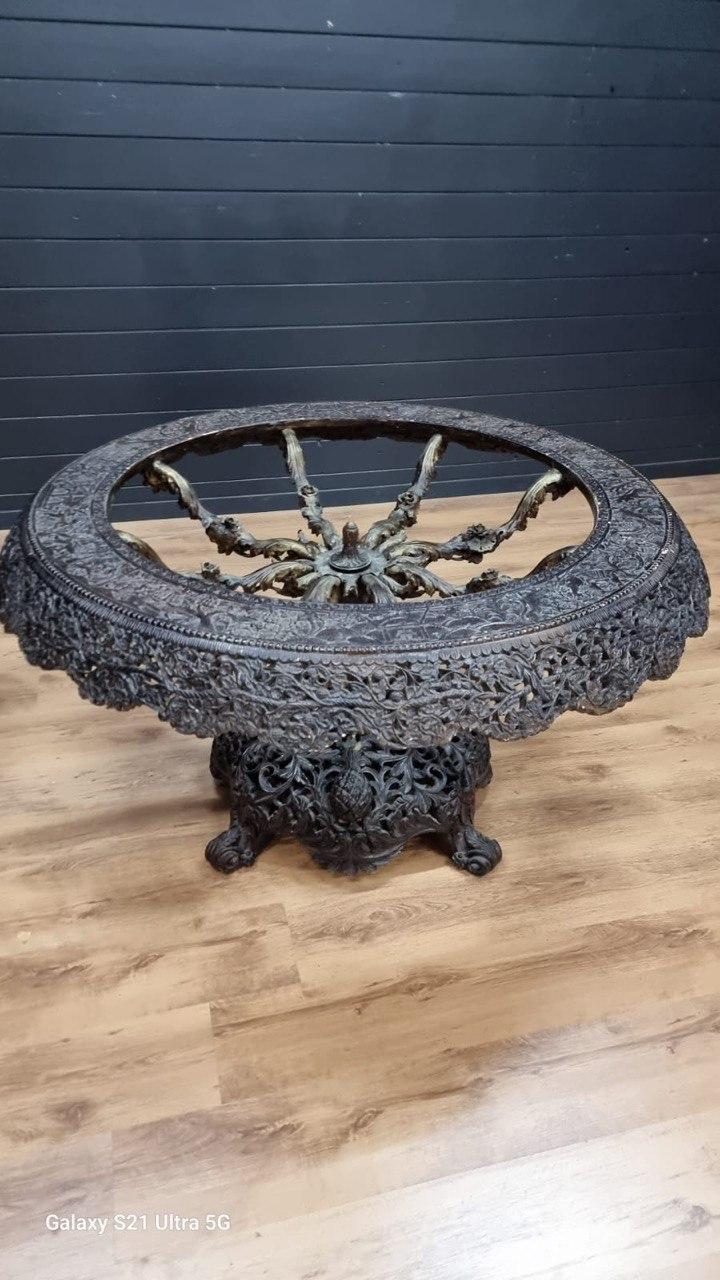 Стол в англо-индийском стиле