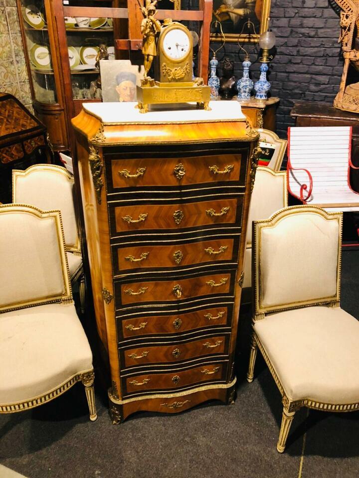 Комод в стиле Людовика XVI