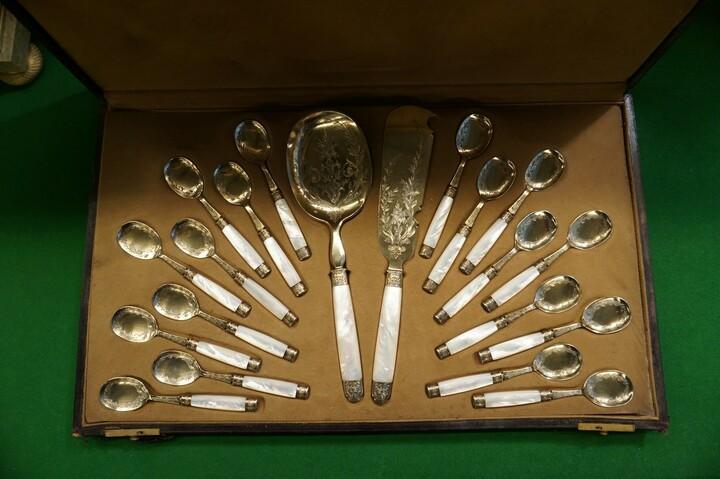 Набор столовых приборов