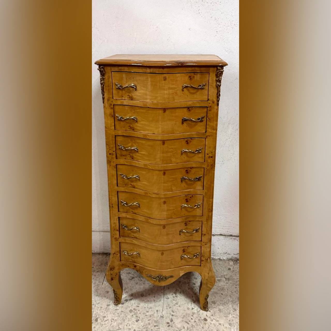 Комод высокий винтажный