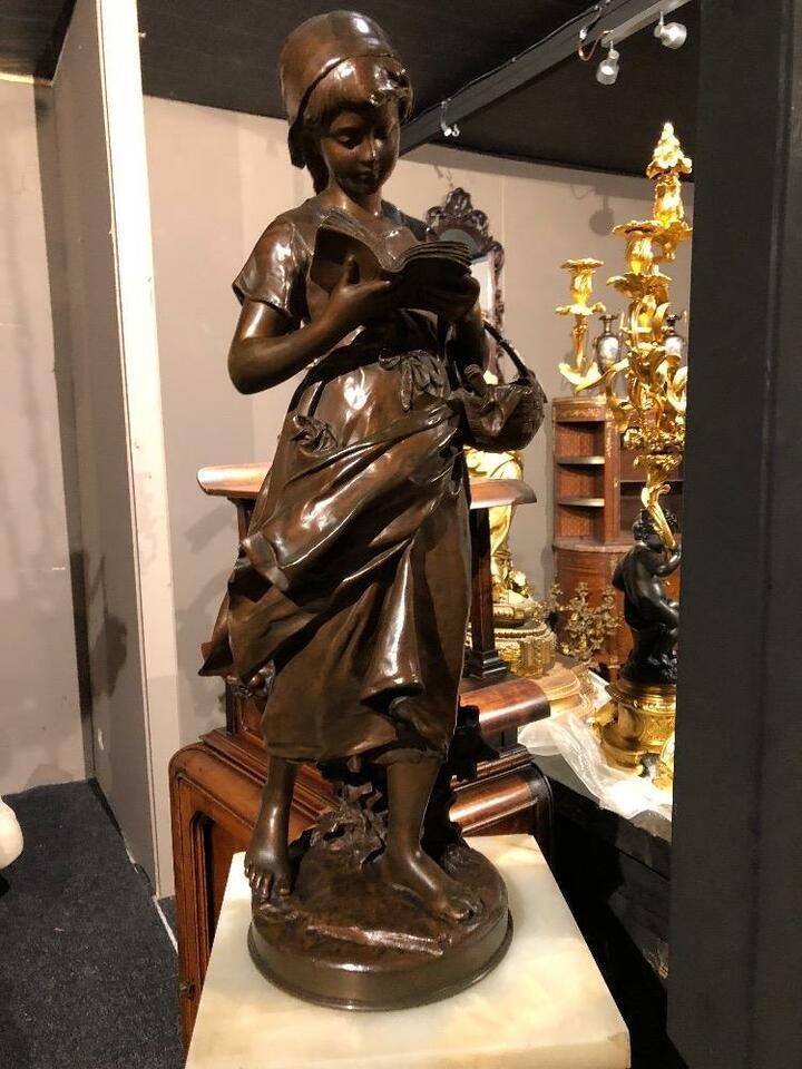 Скульптура бронзовая